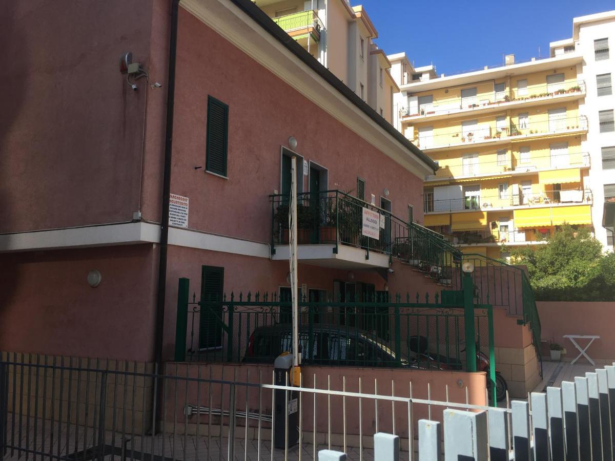 Villamareblu Ventimiglia Eksteriør bilde
