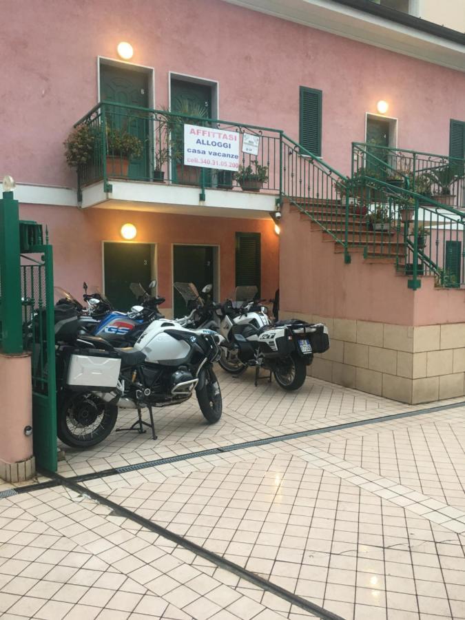 Villamareblu Ventimiglia Eksteriør bilde