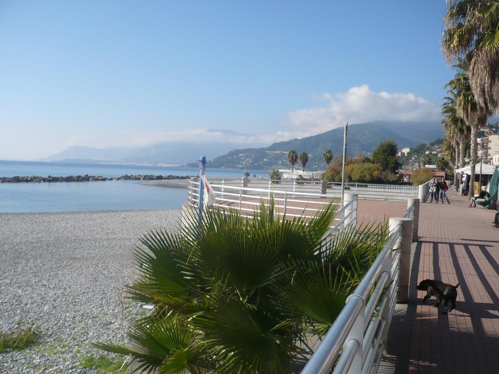 Villamareblu Ventimiglia Eksteriør bilde