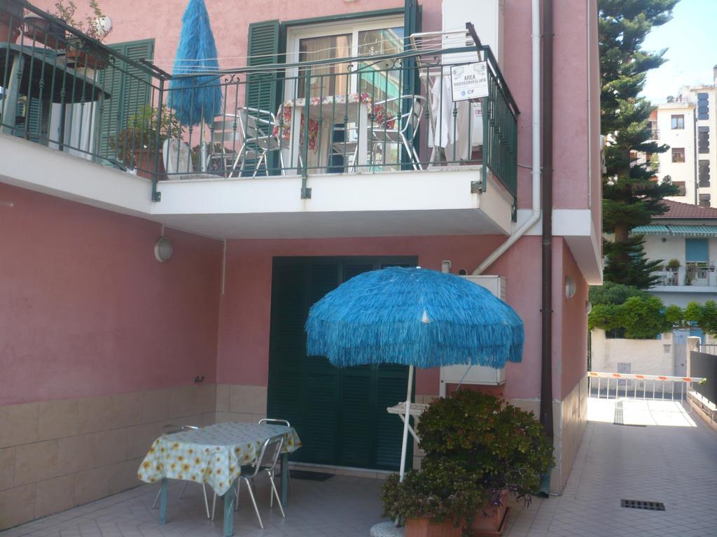 Villamareblu Ventimiglia Eksteriør bilde